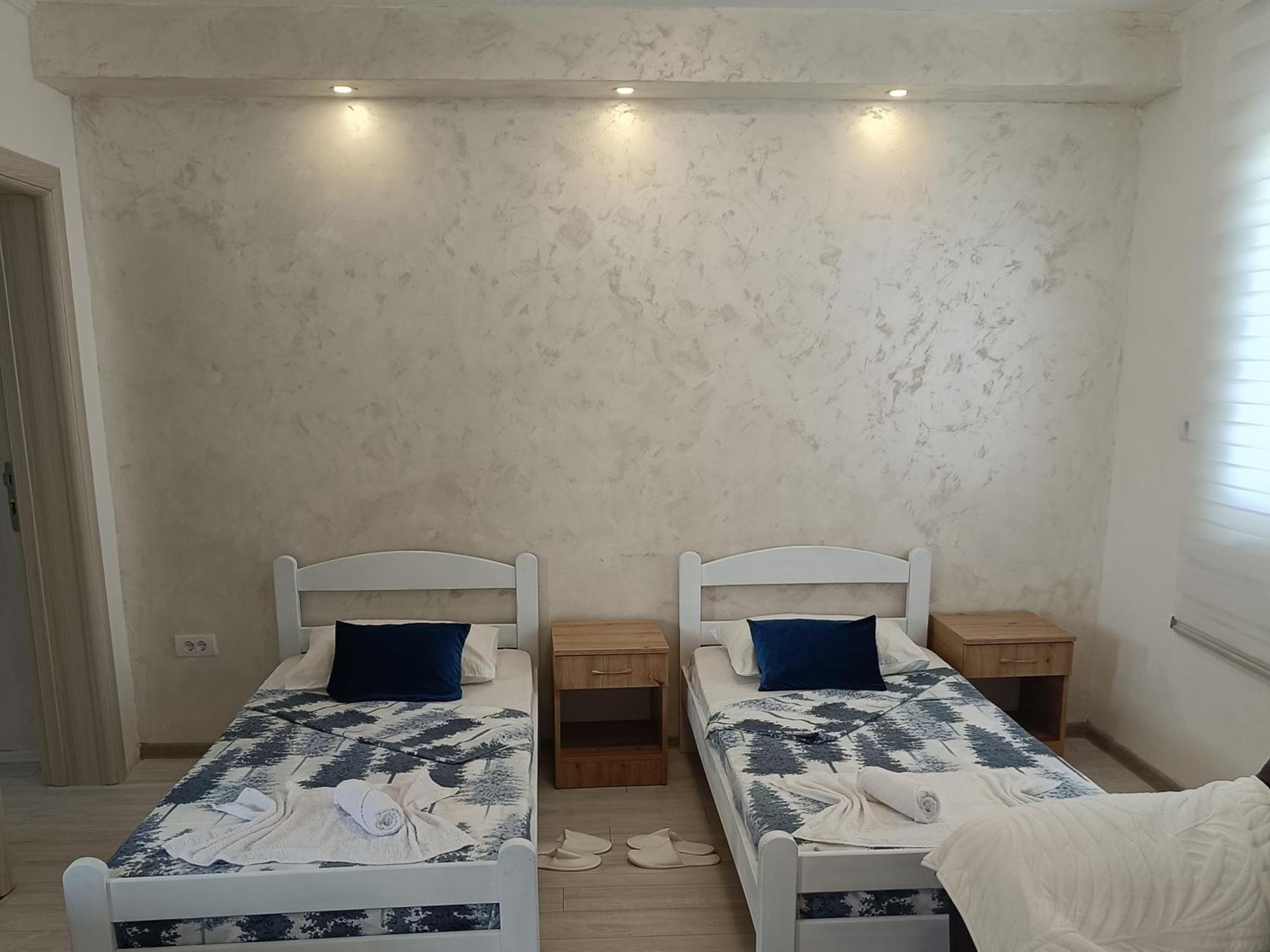 Matija Airport Apartment Mitrovici  Exterior foto