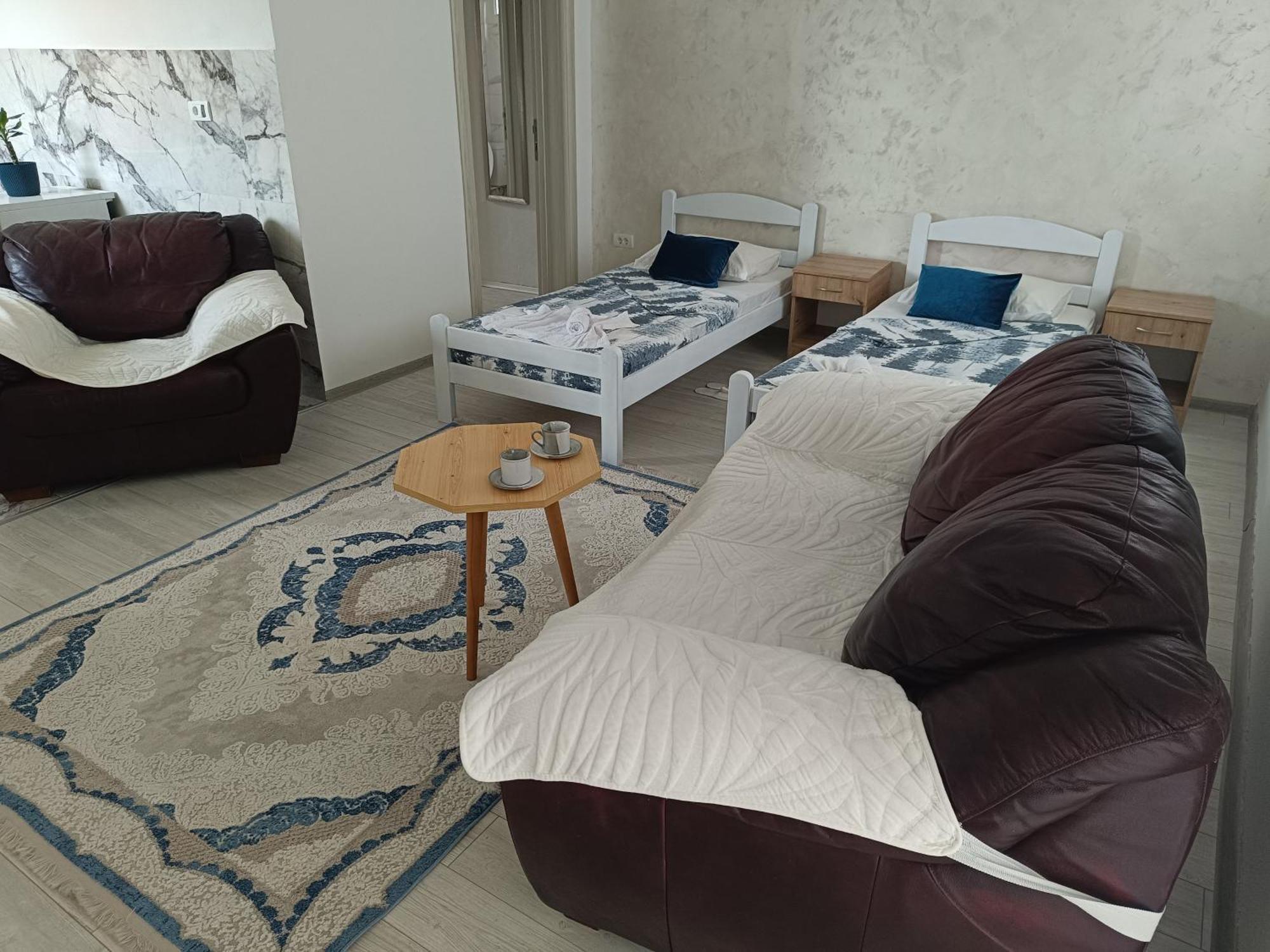 Matija Airport Apartment Mitrovici  Exterior foto
